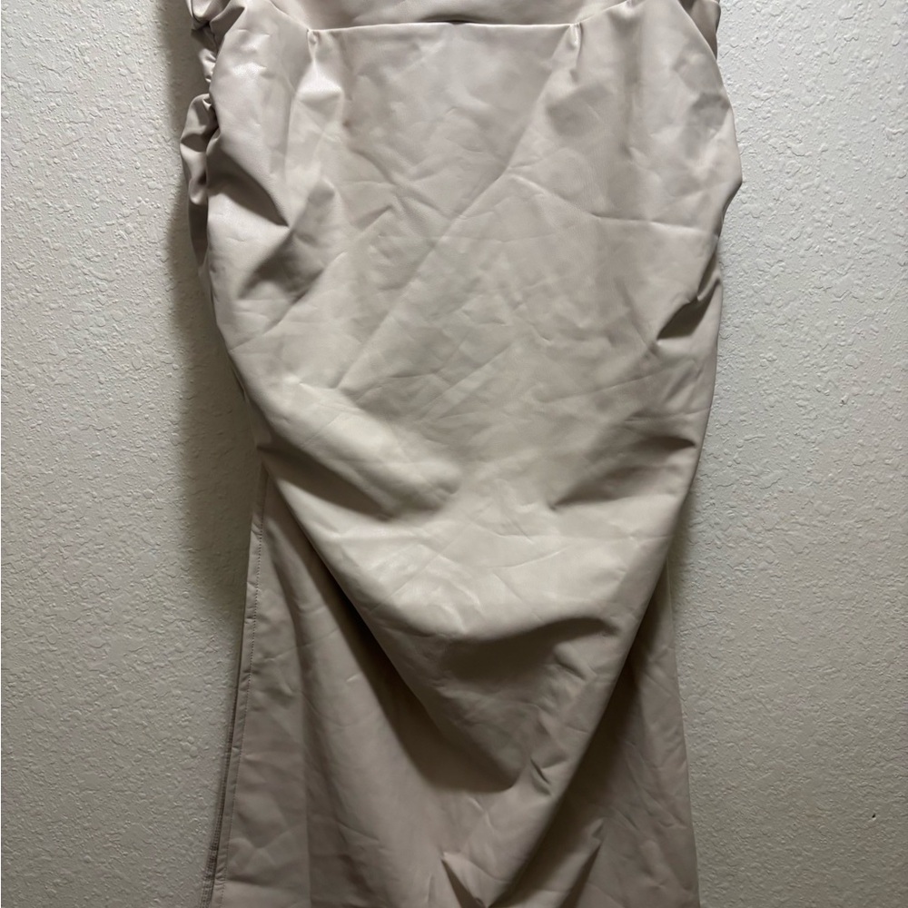 HALARA Cream Maxi Skirt with Ruched Waist - Picture 7 of 7